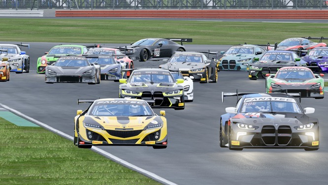 ACCV vs RRLeague in a team vs team race on the circuit of Silverstone